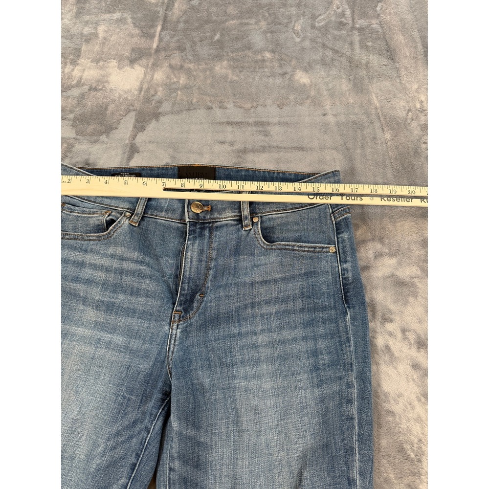 White House Black Market Mid-Rise Girlfriend Jeans Women's Size 4 Blue Denim - Picture 2 of 6